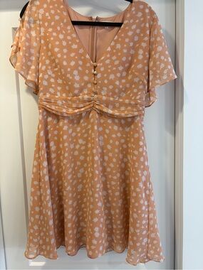 Women's Peach Floral V-Neck Dress